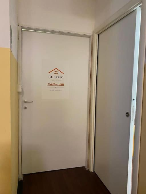 Dr House Luxury Apartment โรม ภายนอก รูปภาพ